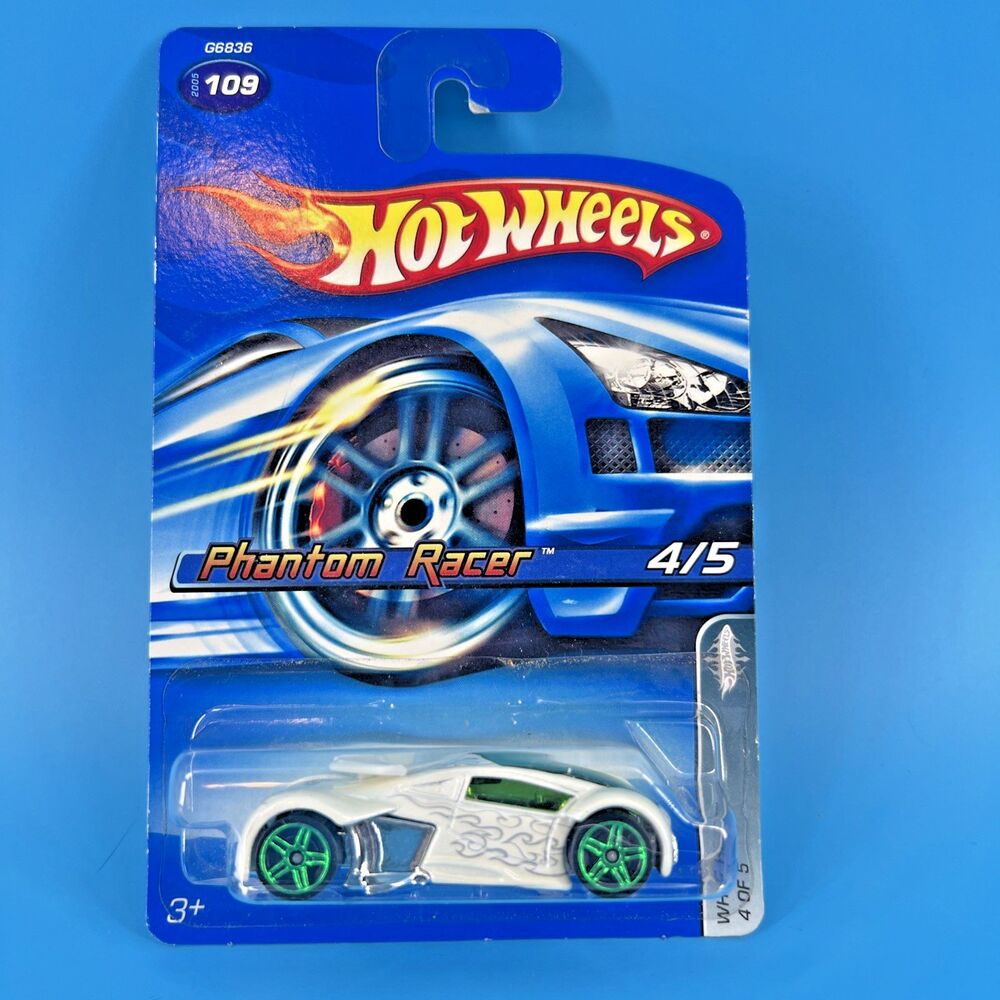 2005 Hot Wheels #109 White Heat 4/5 PHANTOM RACER White w/Green Pr5 Spoke Wheels